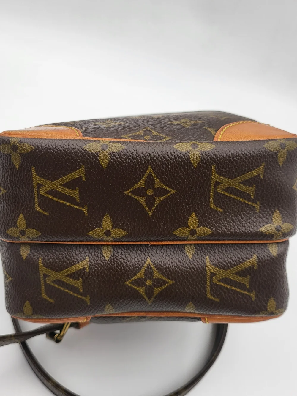Louis Vuitton Monogram Amazone Crossbody Bag..Authentic,,Vintage 1984..